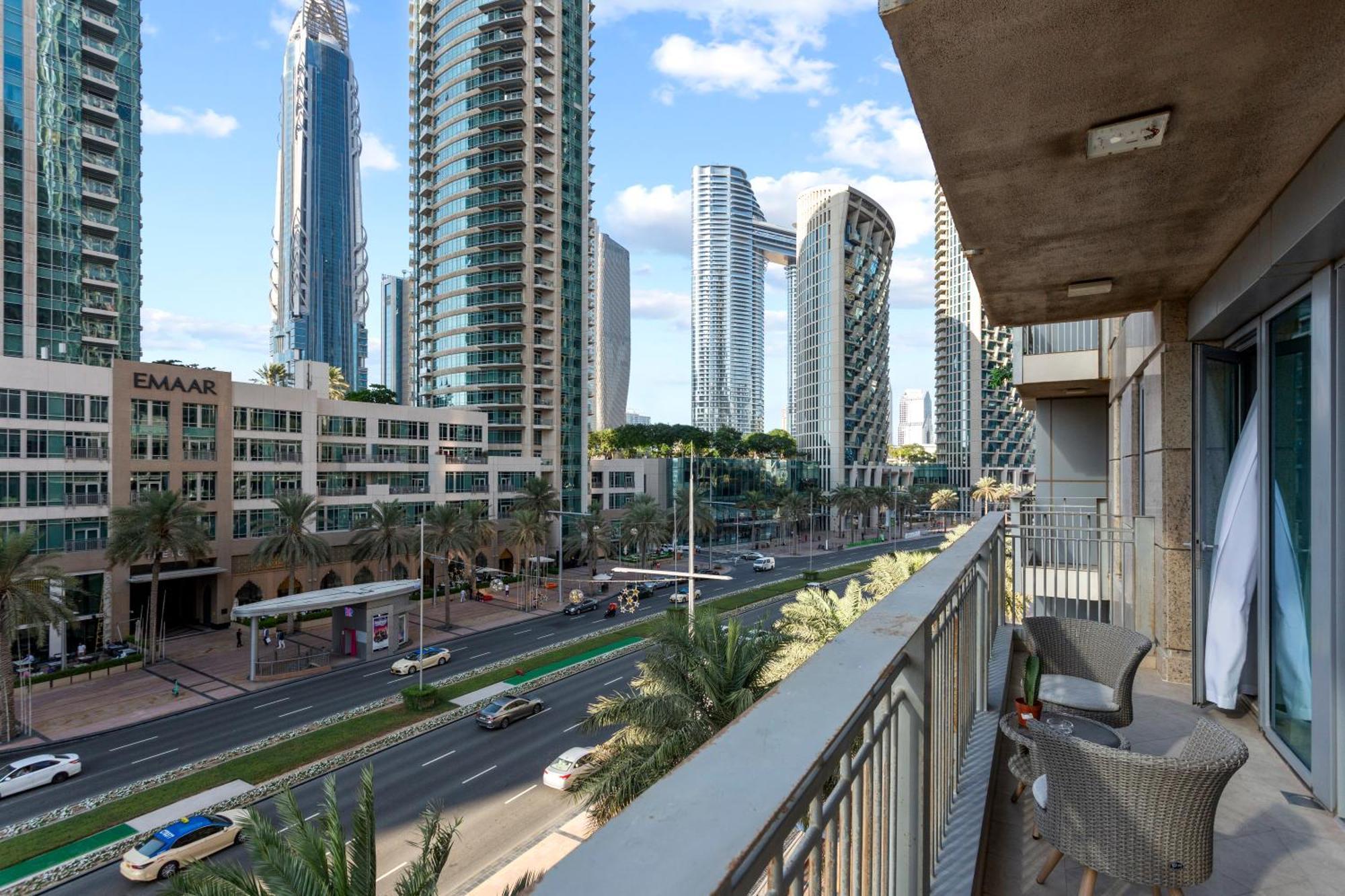 Iconic 1 Bed In The Heart Of Downtown *